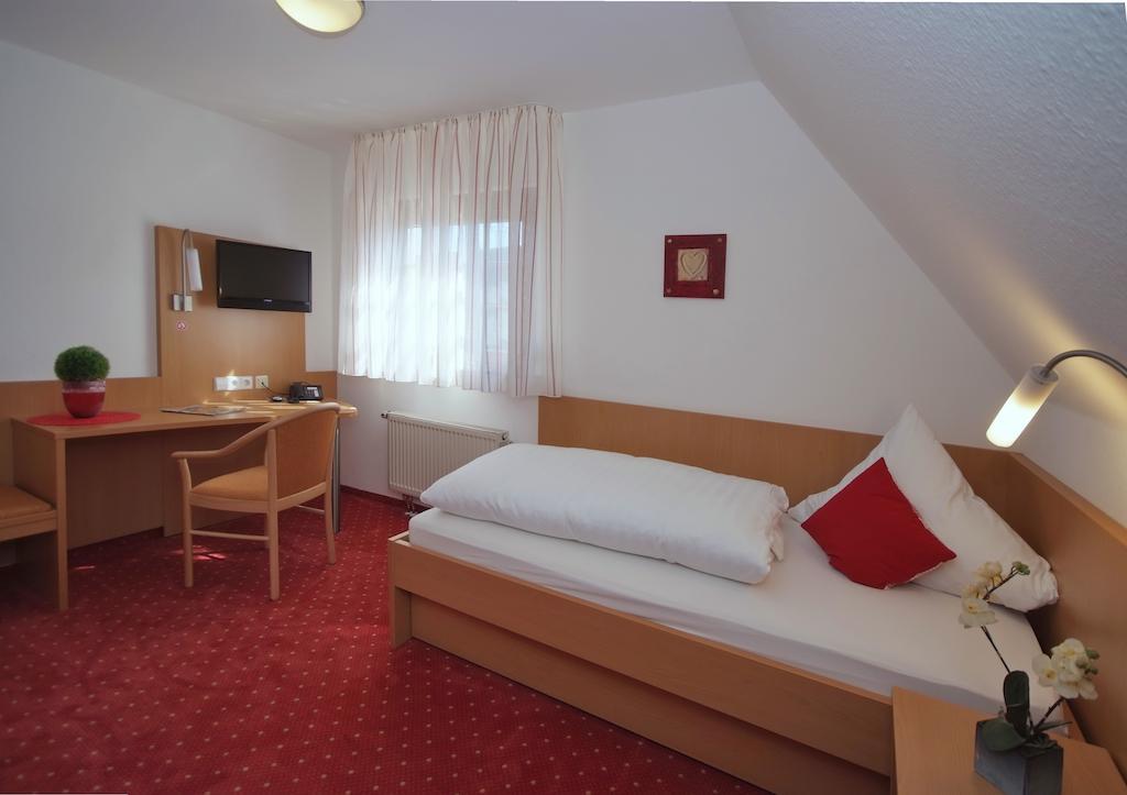 Loewen Hotel & Restaurant Wendlingen am Neckar Phòng bức ảnh
